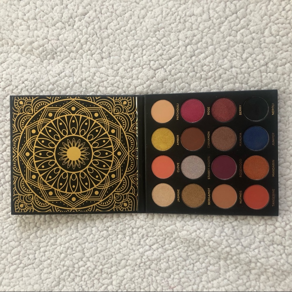 Ace Beaute “Quintessential” Eyeshadow Palette